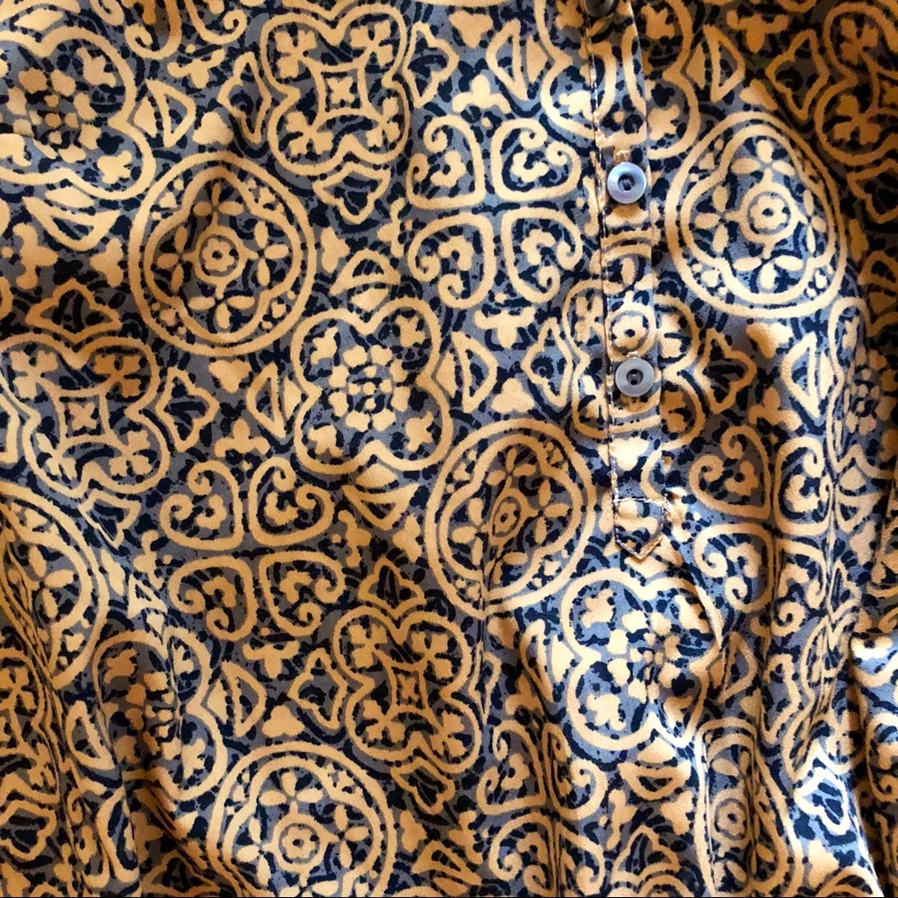 Cute Patterned Blouse - image 3